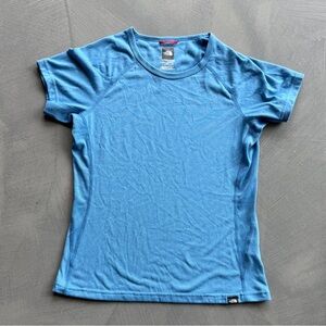 The North Face Women's Blue Athletic Performance Short Sleeve Tee {M}